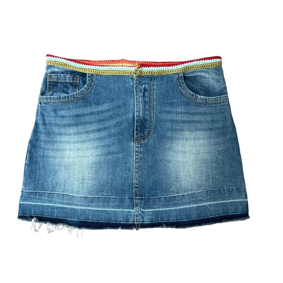 RFK Boho Denim Mini Skirt Crochet Embellished Raw Hem Womens Size 29 Medium Wash - Picture 1 of 5